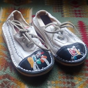 Camper Shoes Bike Love